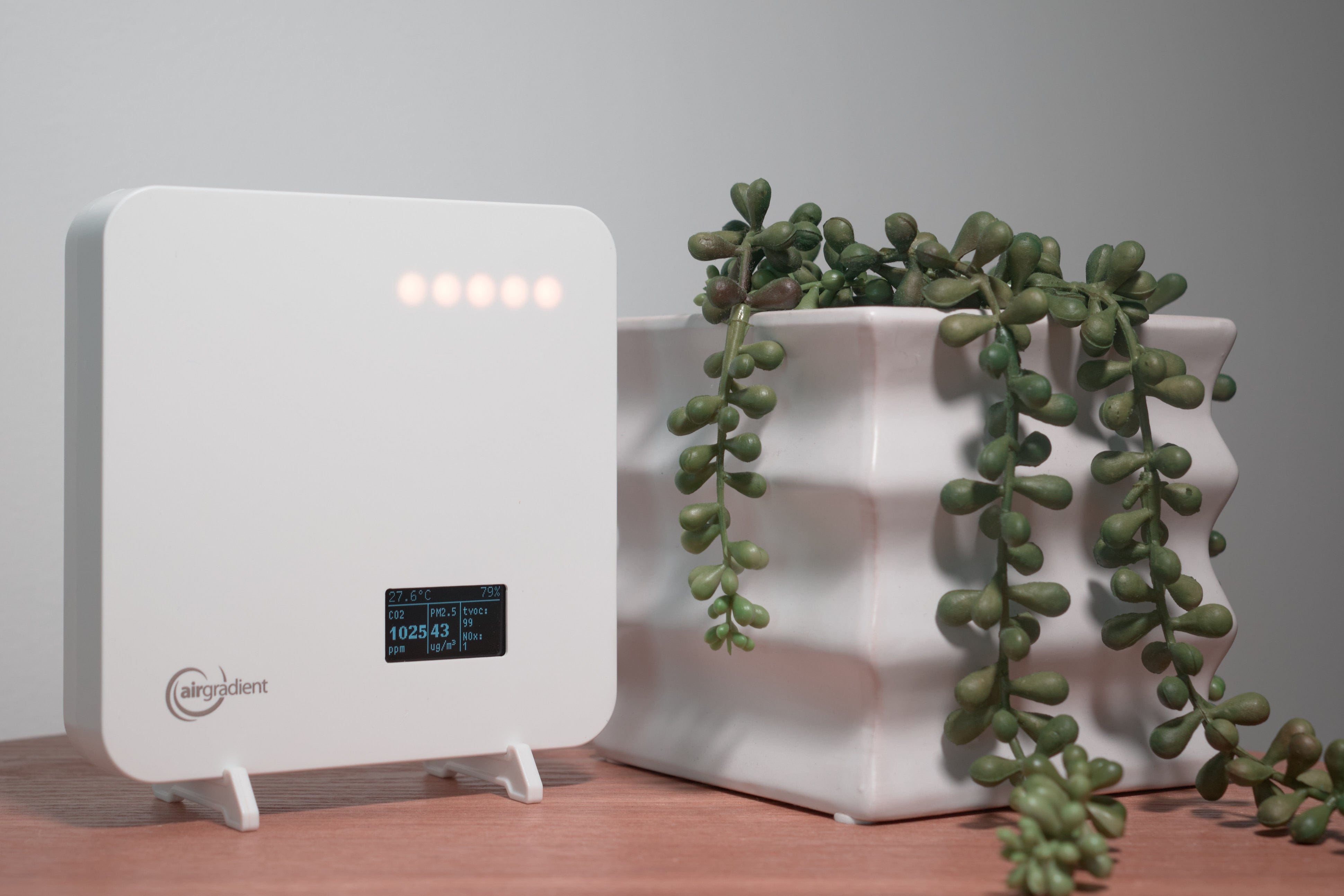 AirGradient STEM AirGradient ONE - Award Winning Indoor Air Quality Monitor - I-9PSL-DE